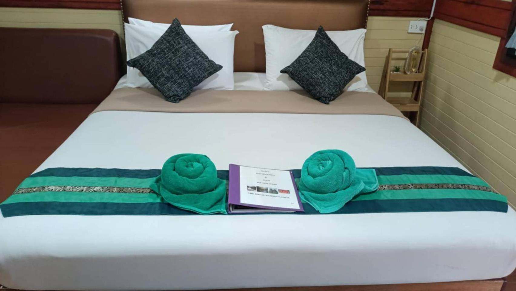 The Royal Bamboo Lodges - Sha Certified Khao Sok National Park Ngoại thất bức ảnh