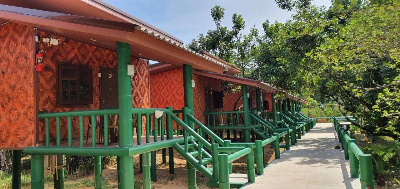 The Royal Bamboo Lodges - Sha Certified Khao Sok National Park Ngoại thất bức ảnh
